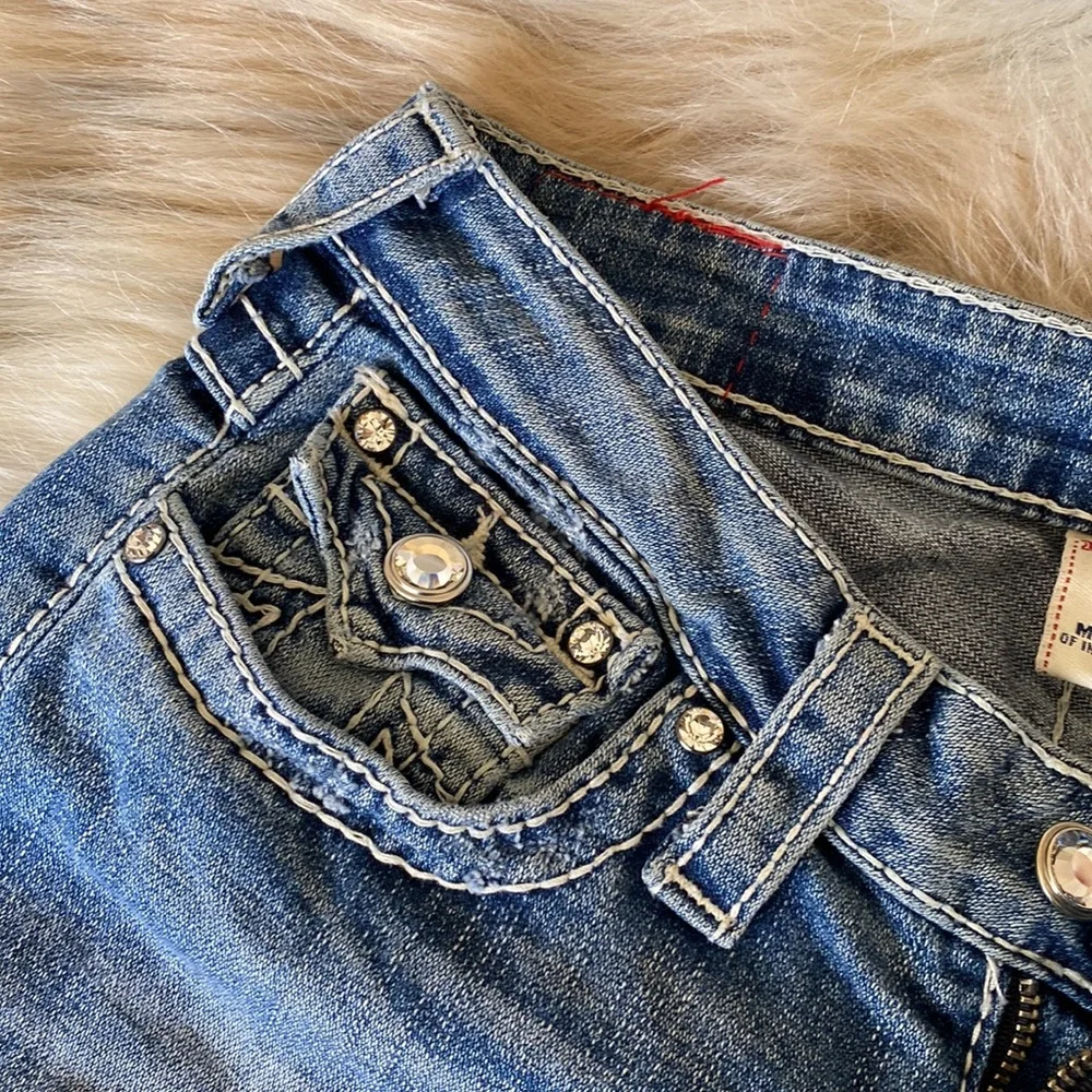 True Religion Jeans, flare style with embellishments, size 26 - Picture 7 of 13